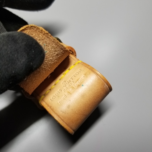 Louis Vuitton Vintage Leather Luggage tag Poignet Accessorie - Picture 4 of 10